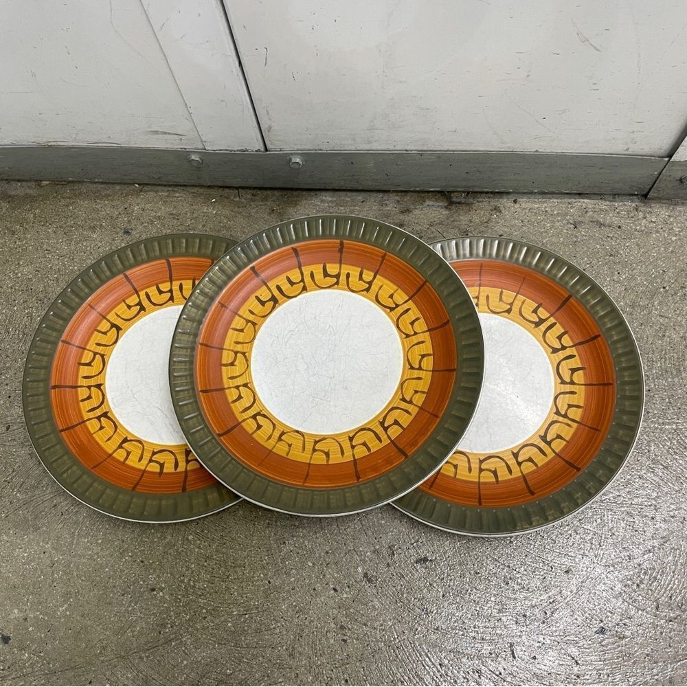 Vintage Japanese Plates Set of 3 - Picture 2 of 4